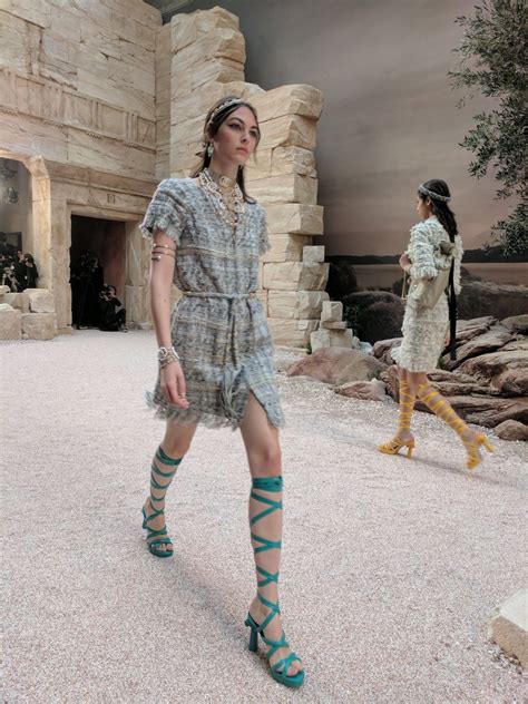 Chanel Resort 2018’s Greek Goddesses Take the 